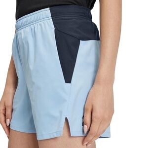 On Running Women’s Essential Shorts in Stratosphere Blue